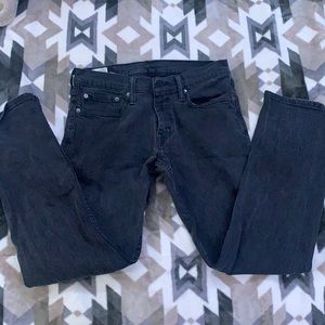 Men’s black Levi jeans